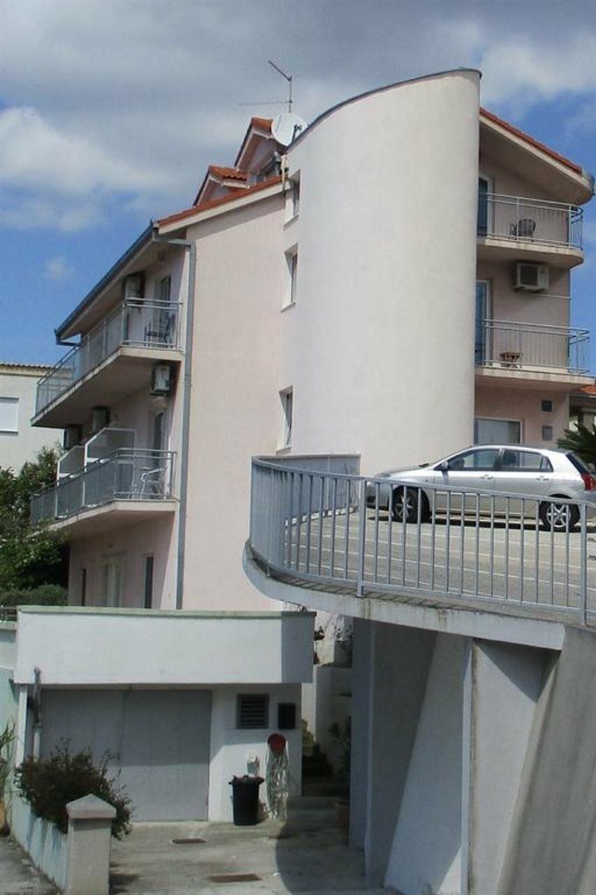 Pink Inn Podstrana Exterior photo
